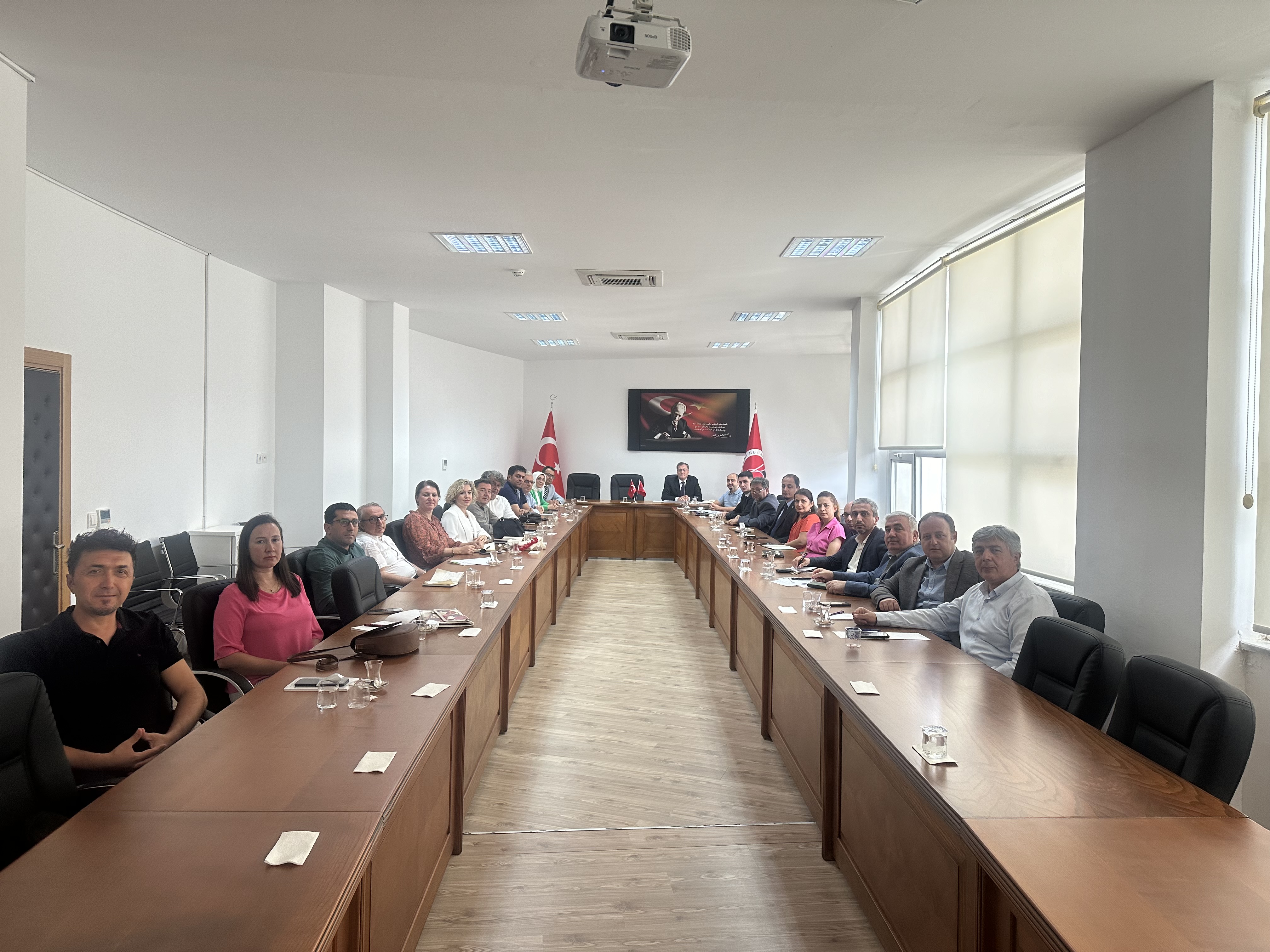 Uygulama ve Araştırma Merkezleri İçin Kurumsal Akreditasyon Süreci Hakkında Toplantı Gerçekleştirildi